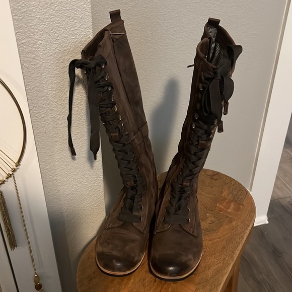 Leather lace up boots - Picture 3 of 5